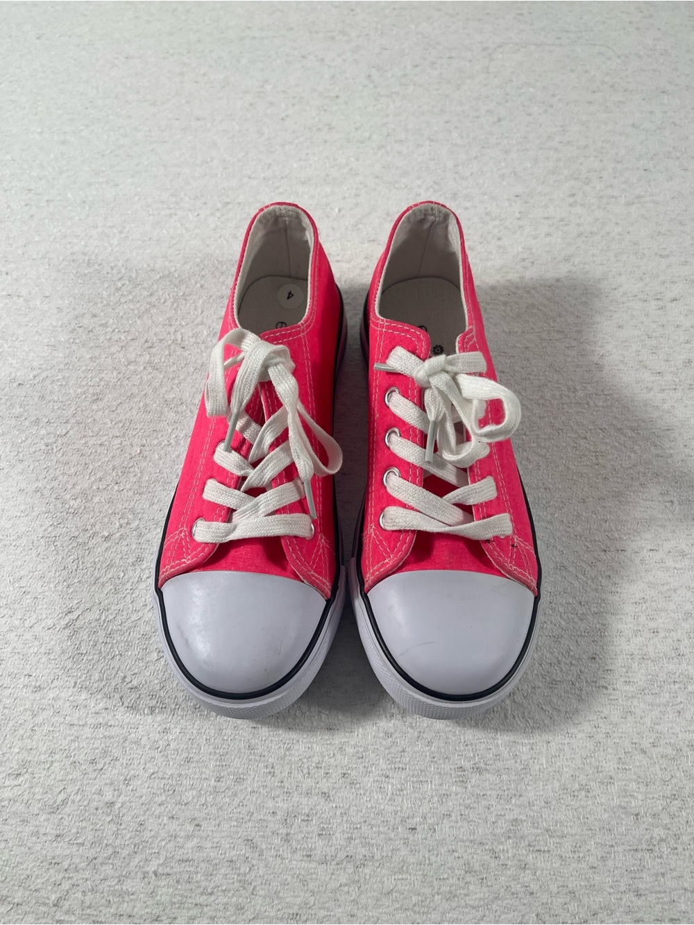 Epicstep Pink Canvas Low Top Sneakers - Size 4. Neon Pink. SKU#0324